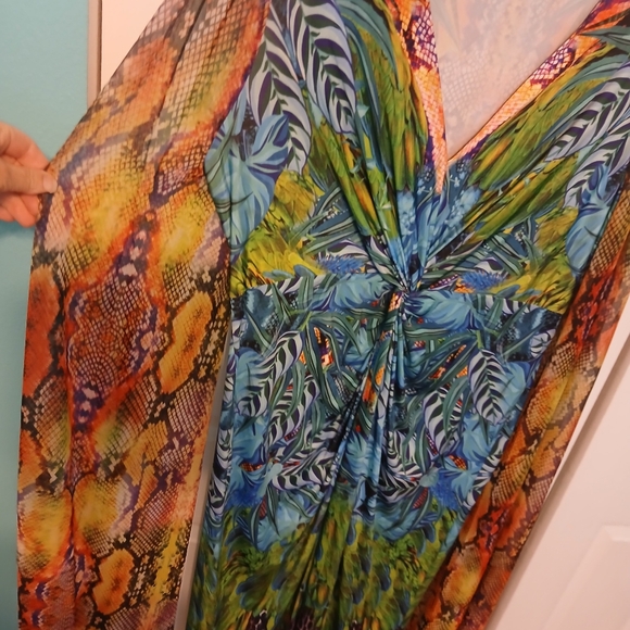 Stunning Dress - Picture 3 of 4